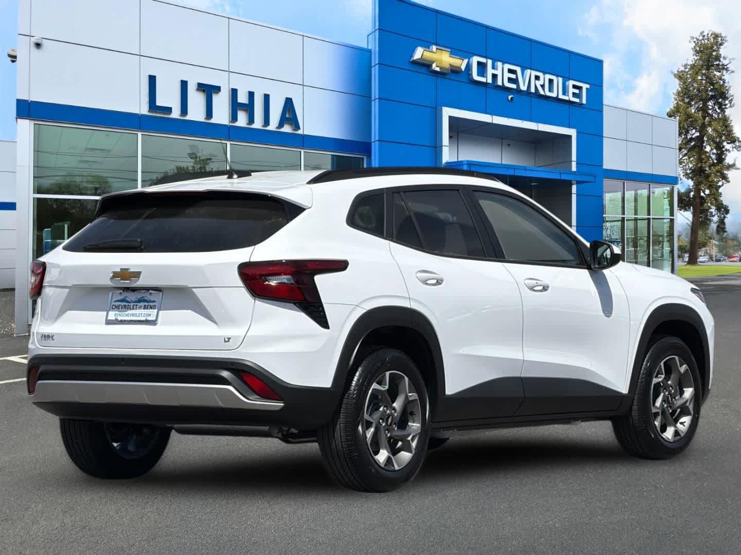 New 2026 Chevrolet Trax LT w/ Driver Confidence Package FWD image 2