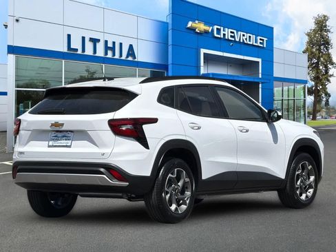 New 2026 Chevrolet Trax LT w/ Driver Confidence Package FWD image 2