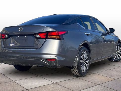 Used 2023 Nissan Altima 2.5 SV image 12