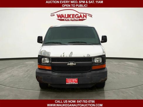 Used 2005 Chevrolet Express 2500 RWD image 2
