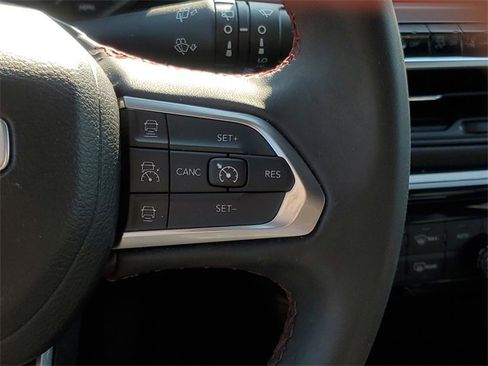 Used 2023 Jeep Compass Trailhawk image 18