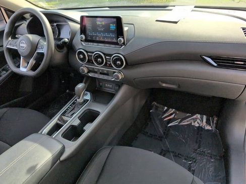 Used 2025 Nissan Sentra SV FWD image 31