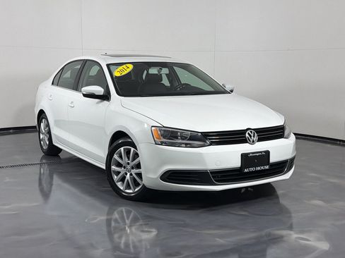 Used 2014 Volkswagen Jetta SE FWD image 2