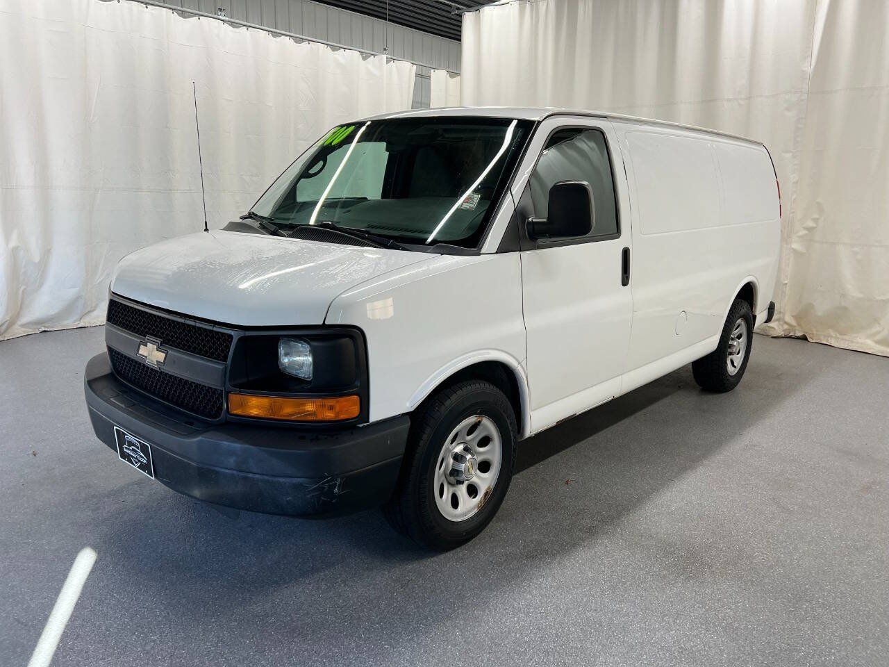 Used 2014 Chevrolet Express 1500 RWD image 1
