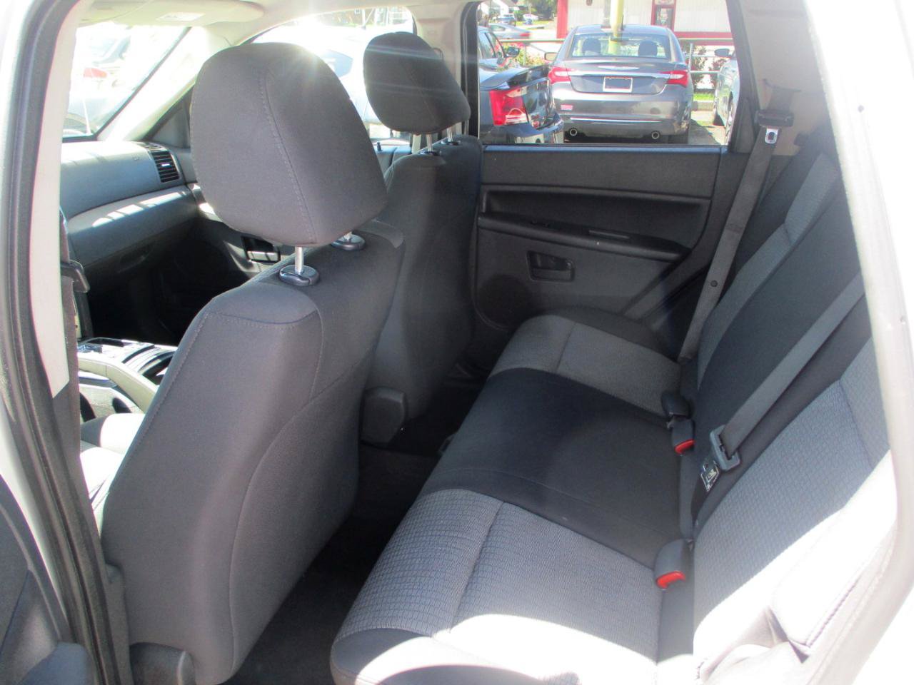 Used 2008 Jeep Grand Cherokee Laredo w/ Trailer Tow Group IV AWD/4WD image 9