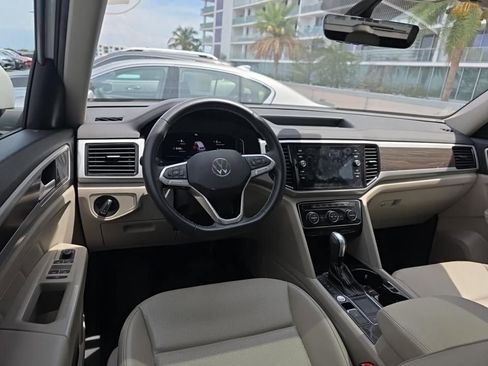 Used 2023 Volkswagen Atlas SE w/ Panoramic Sunroof Package FWD image 8