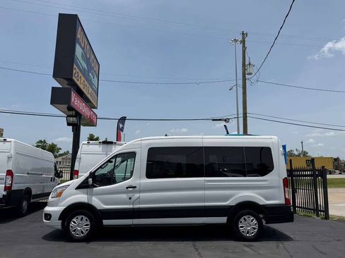 Used 2021 Ford Transit 350 XLT RWD image 4