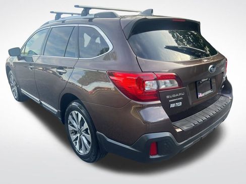 Used 2019 Subaru Outback 3.6R Touring w/ Popular Package #3A AWD/4WD image 2