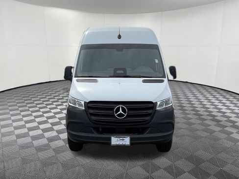 Used 2025 Mercedes-Benz Sprinter 2500 image 2