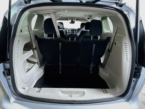 Used 2023 Chrysler Voyager LX FWD image 24