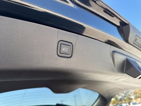 Used 2025 Chevrolet Blazer RS image 24