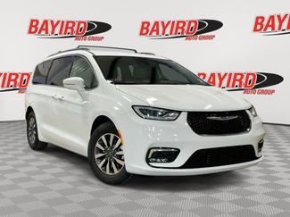 Used 2021 Chrysler Pacifica Touring-L video 1