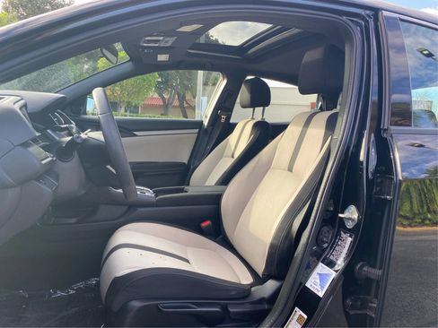Used 2018 Honda Civic EX image 9