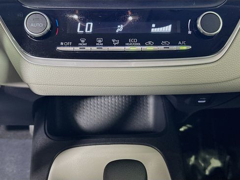 Certified 2025 Toyota Corolla LE FWD image 22