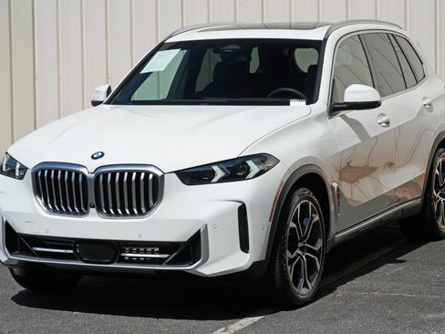 Used 2024 BMW X5 xDrive40i w/ Parking Assistance Package AWD/4WD image 57