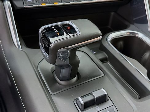 Used 2024 GMC Sierra 1500 Denali Ultimate image 10