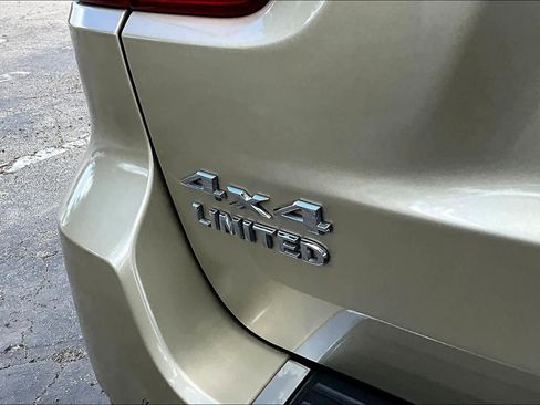 Used 2011 Jeep Grand Cherokee Limited w/ Trailer Tow Group IV image 9