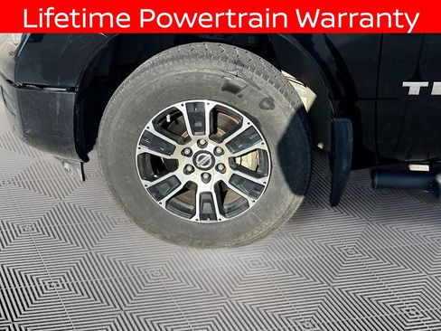 Used 2021 Nissan Titan SV w/ SV Convenience Package image 8
