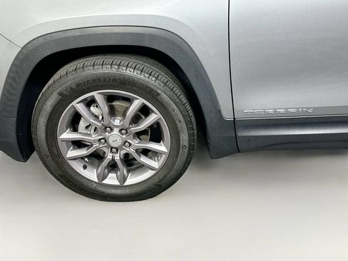 Used 2023 GMC Terrain SLT AWD/4WD image 35