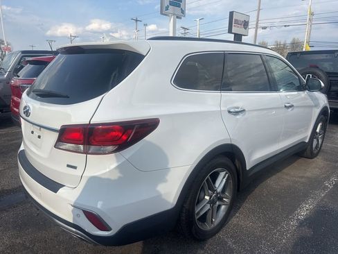 Used 2017 Hyundai Santa Fe SE image 12