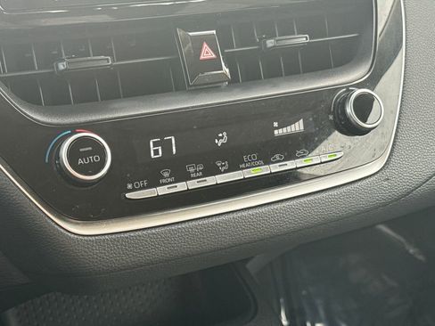 Used 2021 Toyota Corolla LE image 22