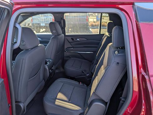 New 2026 Chevrolet Traverse LT image 11