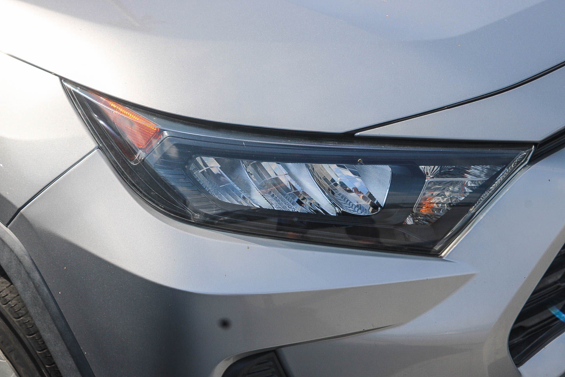 Used 2019 Toyota RAV4 LE w/ Carpet Mat Package FWD image 2