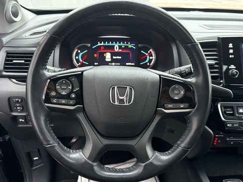 Used 2022 Honda Pilot Touring image 16