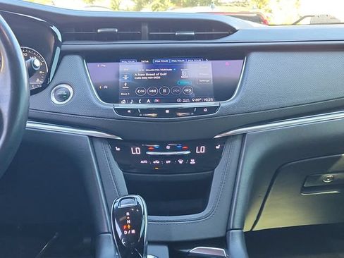 Used 2020 Cadillac XT5 Premium Luxury AWD/4WD image 17