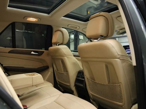 Used 2018 Mercedes-Benz GLE 43 AMG 4MATIC image 32