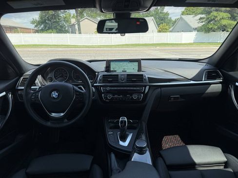 Used 2018 BMW 330i xDrive Wagon AWD/4WD image 17