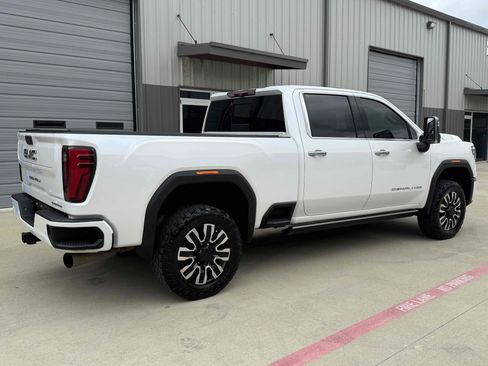 Used 2024 GMC Sierra 2500 Denali Ultimate AWD/4WD image 39