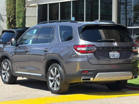 Certified 2023 Honda Pilot Touring image 6