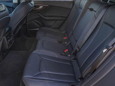 Used 2023 Audi Q8 Prestige w/ Prestige Package image 28