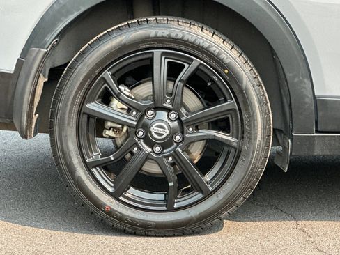 Used 2021 Nissan Kicks SR FWD image 26