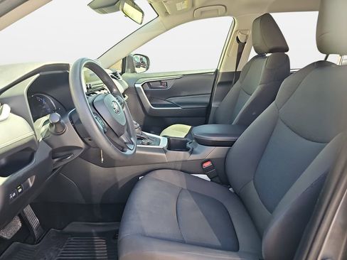 Certified 2023 Toyota RAV4 LE AWD/4WD image 16