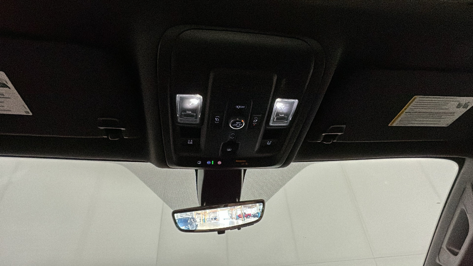 Used 2021 Chevrolet Suburban Premier w/ Premium Package RWD image 28