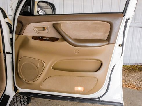 Used 2004 Toyota Sequoia SR5 image 45