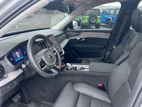 Used 2026 Volvo XC90 B6 Ultra w/ Lounge Package image 19