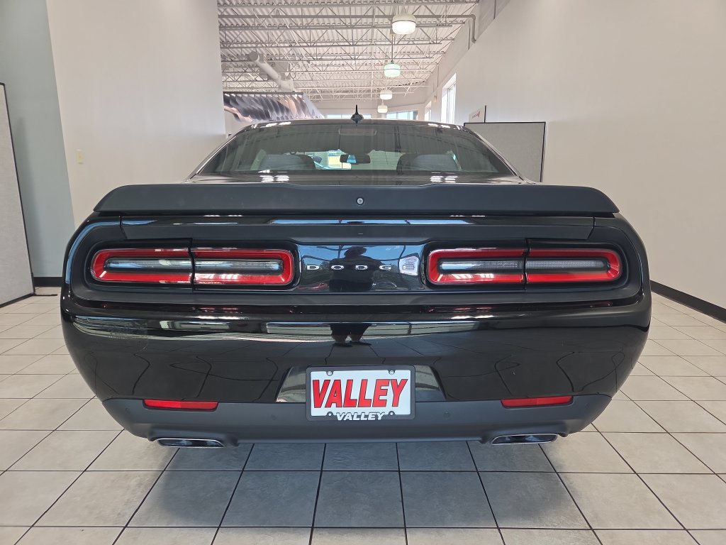 Certified 2018 Dodge Challenger R/T Scat Pack w/ Driver Convenience Group RWD image 9