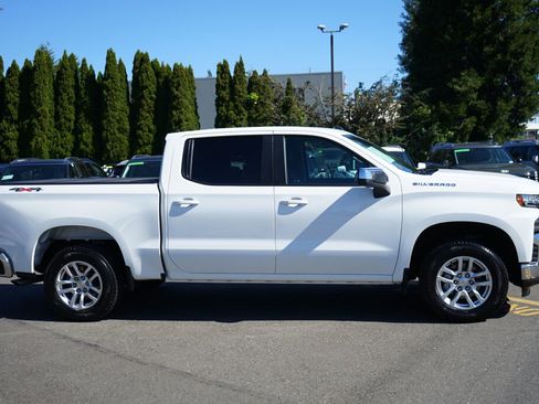 Used 2022 Chevrolet Silverado 1500 LT AWD/4WD image 5