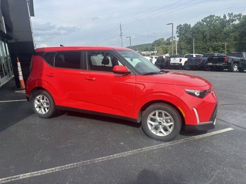 Used 2024 Kia Soul LX w/ Option Group 015 FWD image 6