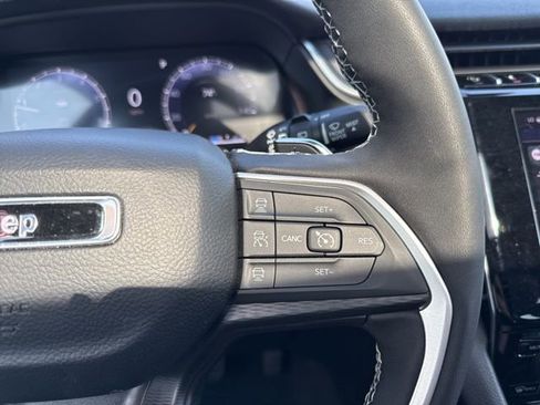 Used 2024 Jeep Grand Cherokee Altitude AWD/4WD image 21