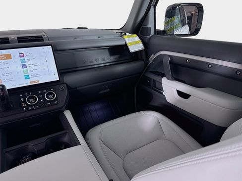 New 2026 Land Rover Defender 110 X-Dynamic SE image 26