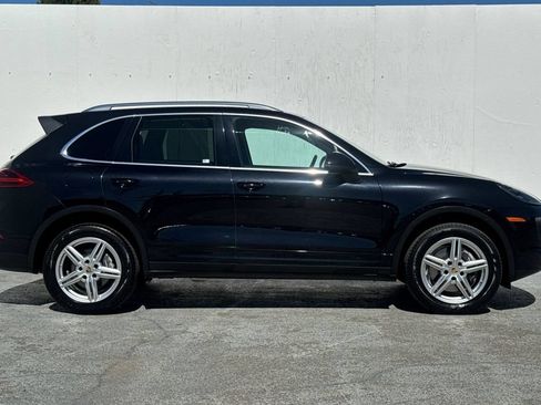 Used 2016 Porsche Cayenne AWD/4WD image 2