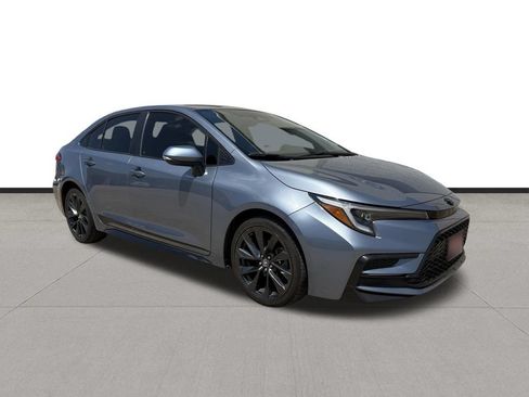 Used 2023 Toyota Corolla SE FWD image 3
