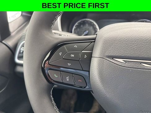 New 2027 Chrysler Pacifica Limited AWD/4WD image 29