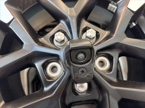 Used 2025 Jeep Wrangler Unlimited Rubicon AWD/4WD image 7