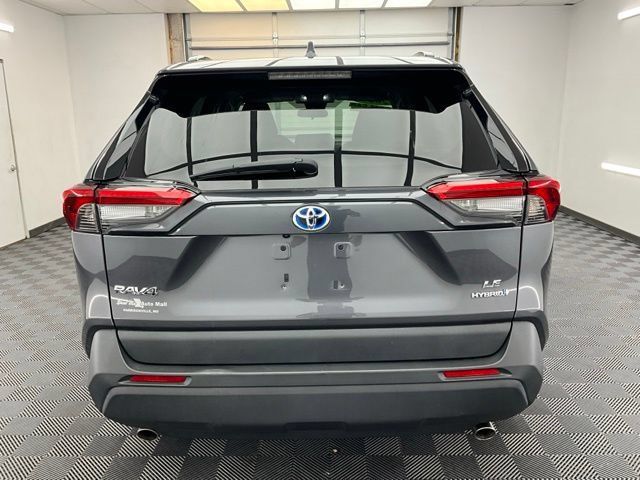 Used 2024 Toyota RAV4 LE AWD/4WD image 22