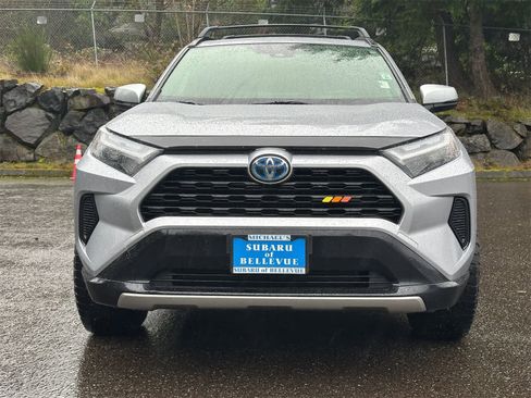 Used 2022 Toyota RAV4 SE image 5